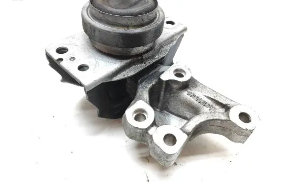 Citroen DS5 Engine mount bracket 9672479980 18412