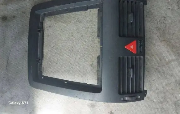 Volkswagen Touran I Dash center air vent grill 1T2819728B