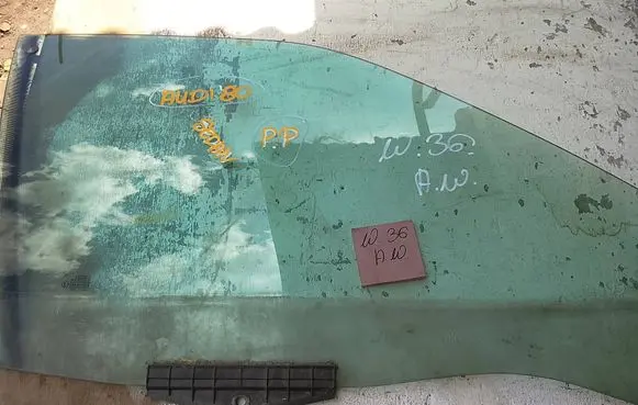 Audi 80 90 S2 B4 Front door window glass four-door 43R001025