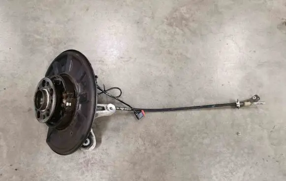 Mercedes-Benz E W212 Front wheel hub