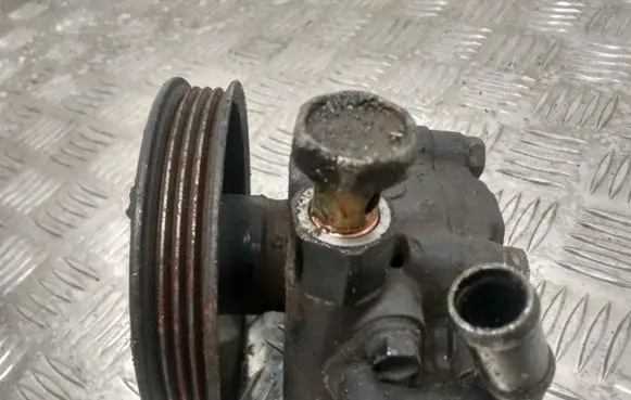 Nissan Sunny Power steering pump