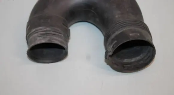Skoda Octavia Mk2 (1Z) Air intake hose/pipe 1K0129618