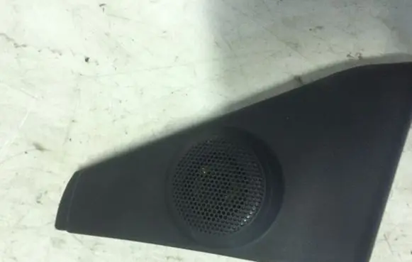 Mazda 5 Front door high frequency speaker