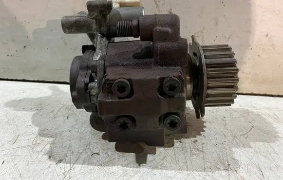Citroen C4 I Picasso Fuel injection high pressure pump 9672605380