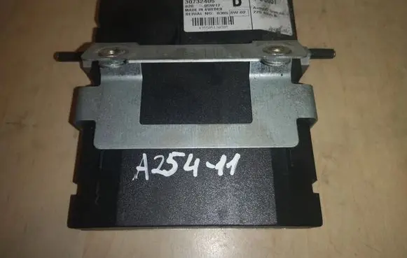 Volvo XC90 HiFi Audio sound control unit 30732405