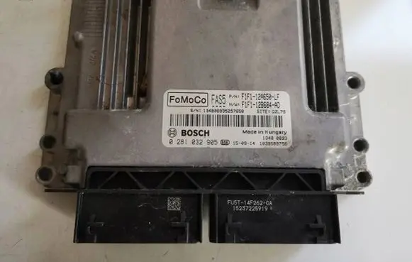 Ford Focus Engine control unit/module F1F112B684AD F1F112A650LF 0281032905