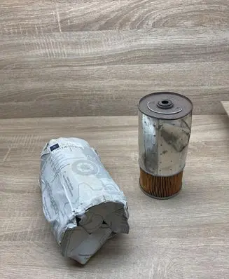 Mercedes-Benz E W123 Oil filter cover A0001802509 6171840125