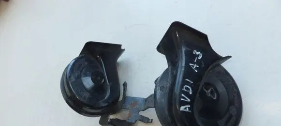 Audi A3 S3 8L Horn signal 3B0951221 191951223