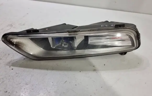Volkswagen PASSAT B7 Front fog light
