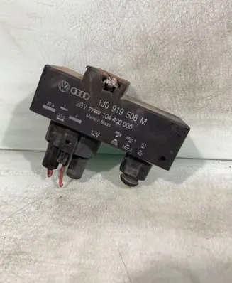 Seat Ibiza III (6L) Coolant fan relay 1J0919506M 104400000