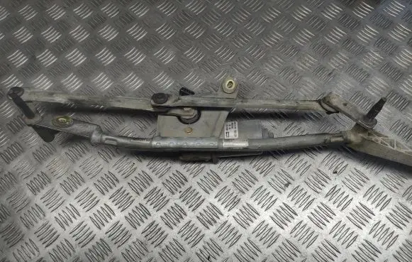Volvo XC70 Front wiper linkage and motor 8624239