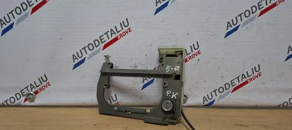 BMW 5 E39 Front door exterior handle/bracket 51218236643
