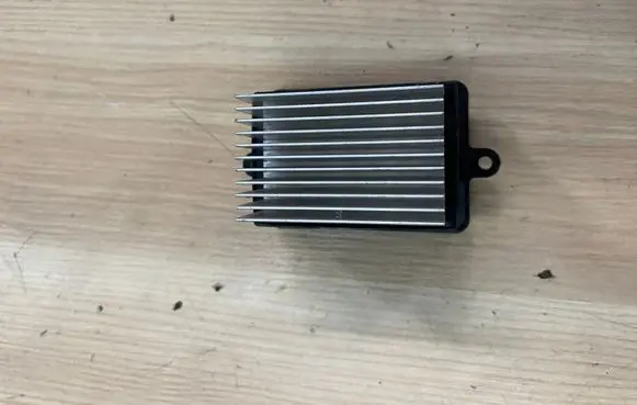 Opel Vivaro Heater blower fan relay A43003000