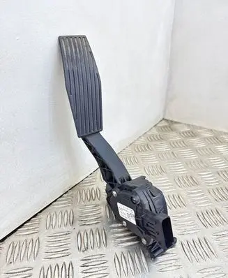 Opel Insignia A Accelerator throttle pedal 13237352