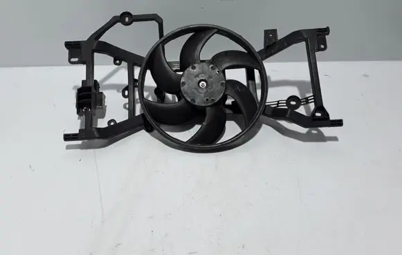 Dacia Sandero Radiator cooling fan shroud 214810048R