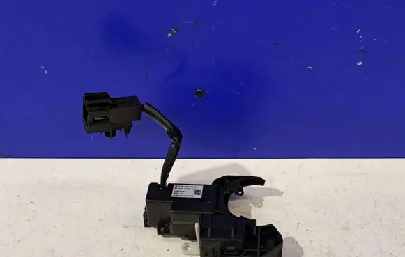 Mercedes-Benz C W204 Seat adjustment motor A2048702251