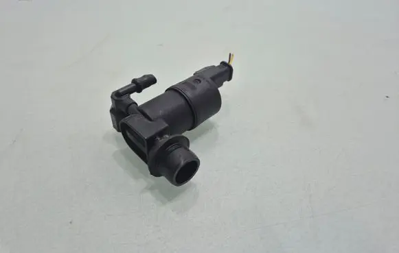 Peugeot 2008 I Windscreen/windshield washer pump 28920BU010