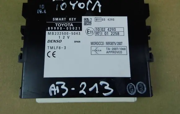 Toyota Avensis T270 Keyless (KESSY) go control unit/module 8999005021