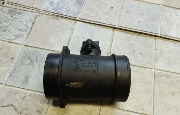 Audi A6 S6 C5 4B Mass air flow meter 0281002429 059906461E