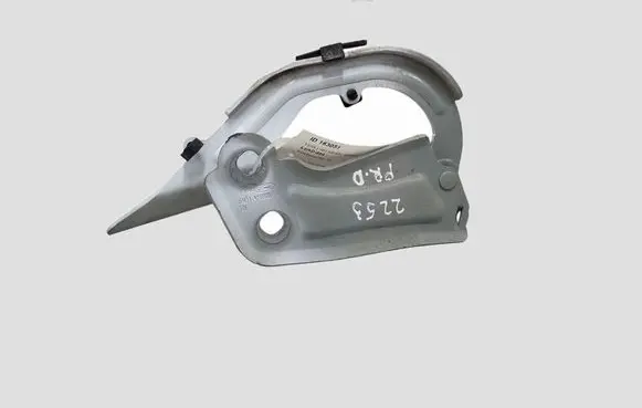 Ford Focus Engine bonnet/hood hinges BM51A16800AD