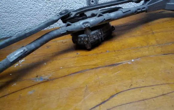 Mercedes-Benz E W211 Front wiper linkage A2118200442