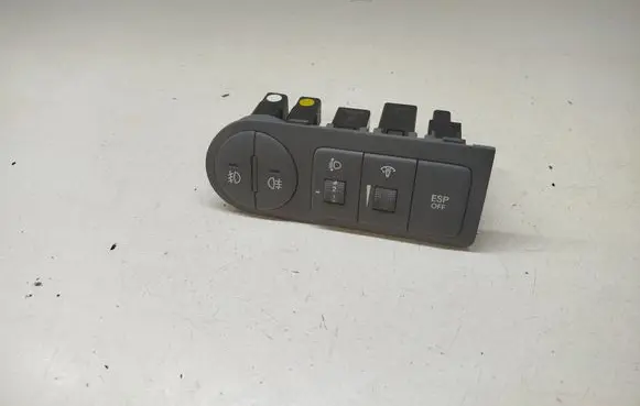 Hyundai H-1, Starex, Satellite Light switch 933104H000