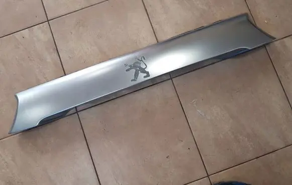 Peugeot 4007 Tailgate trim