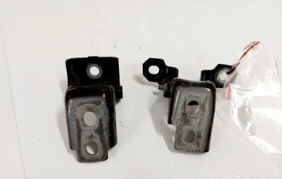 Renault Clio IV Rear door hinge set 