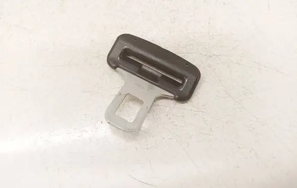 Nissan Almera Tino Middle seatbelt buckle (rear) AB017