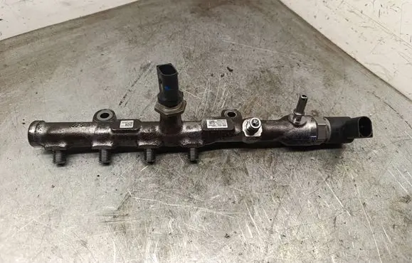 Hyundai Tucson TL Fuel main line pipe 314002U200