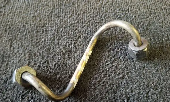 BMW 5 E39 Fuel injector supply line/pipe 