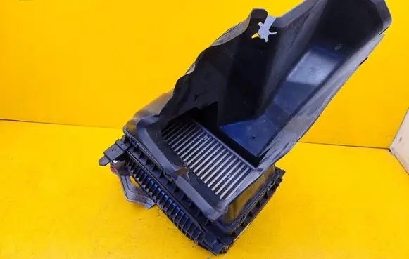 Peugeot 5008 Intercooler radiator 365804438 9843791380