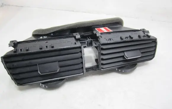 Volkswagen Golf VII Dash center air vent grill 5G1815736C