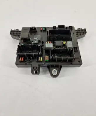 Opel Astra J Fuse module 365927271