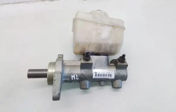 Mercedes-Benz ML W163 Master brake cylinder 26212502003