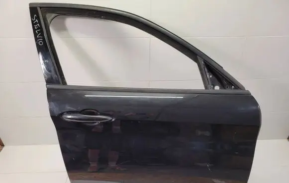 Alfa Romeo Stelvio Front door