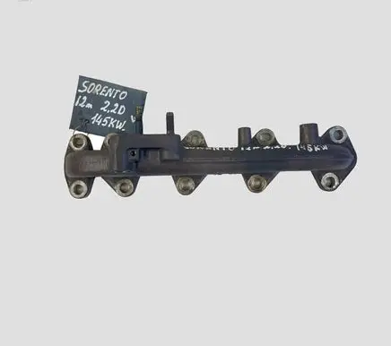 KIA Sorento Exhaust manifold