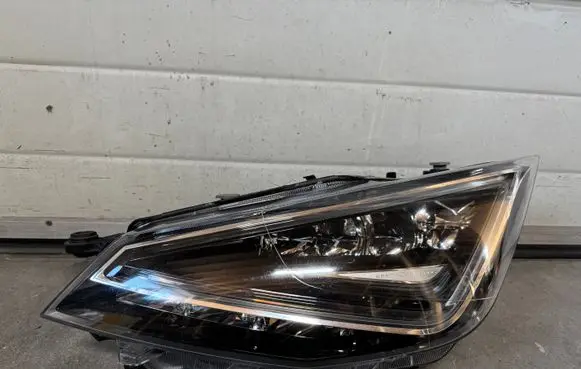 Seat Ibiza V (KJ) Headlight/headlamp 6F1941007C 90120772