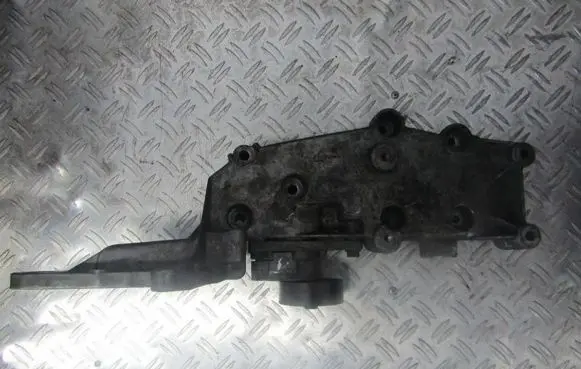 Volvo S40, V40 Engine mounting bracket 9497106