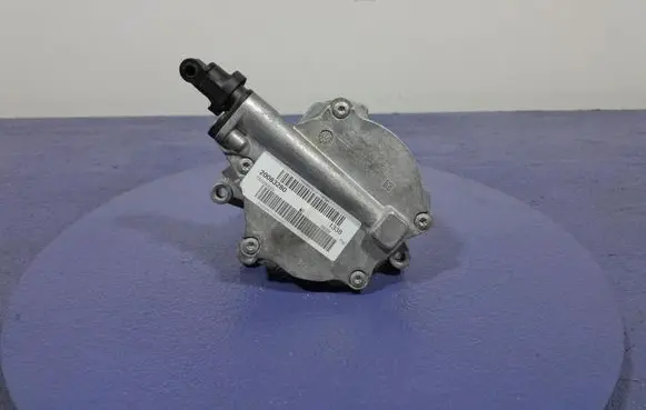 BMW M5 Vacuum pump 8634120