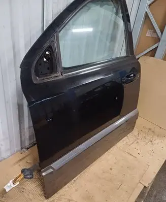 KIA Sorento Front door