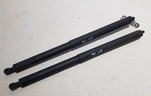 Mercedes-Benz ML W164 Shock absorber/damper mounting bracket 1647400345DDD A1647400345