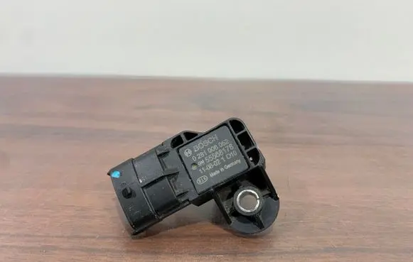 Chevrolet Orlando Air pressure sensor 0281006052