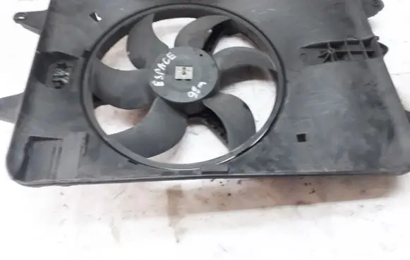 Renault Espace III Radiator cooling fan shroud 820000200