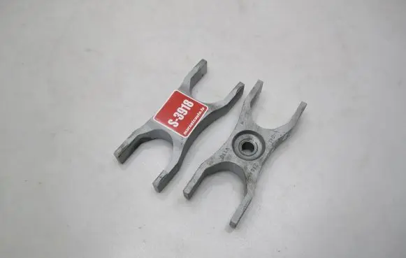 Volkswagen Tiguan Fuel Injector clamp holder 04L216A V110