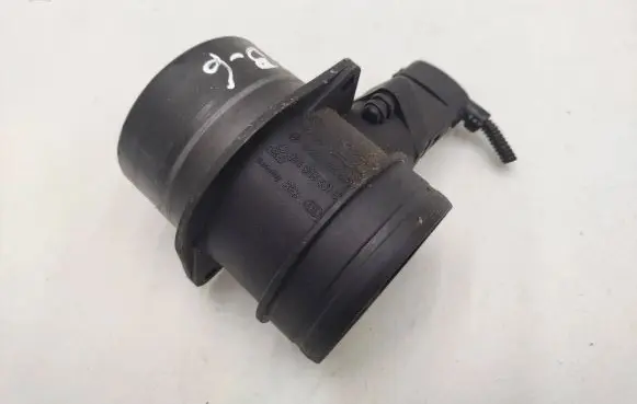Volkswagen PASSAT B6 Mass air flow meter 074906461B