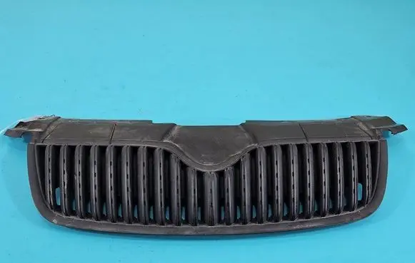Skoda Fabia Mk2 (5J) Front bumper upper radiator grill 5J0853668 IMPRK1455023