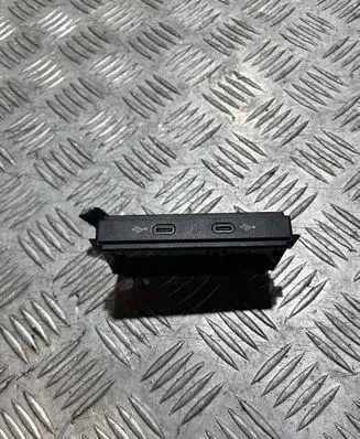 Seat Leon IV USB socket connector 5NA035736