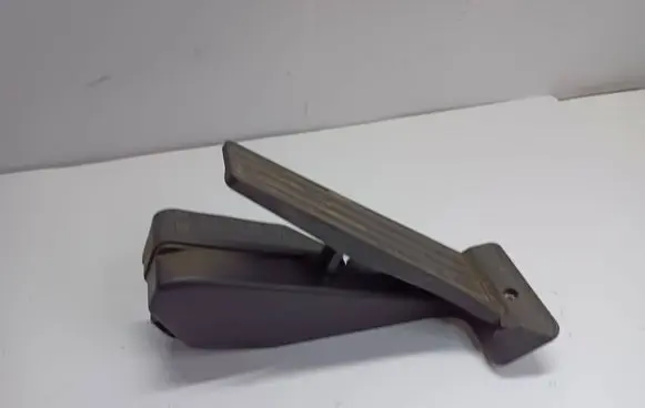 BMW 1 E81 E87 Accelerator throttle pedal 6786588 6PV00937921 12037313