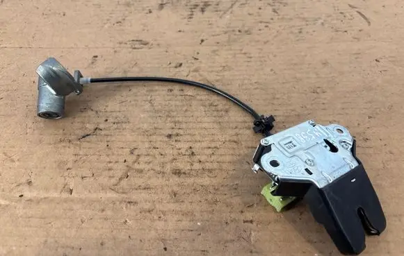 KIA Optima Tailgate/trunk/boot lock/catch/latch 